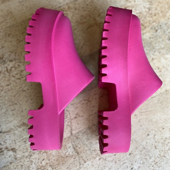 JEFFREY CAMPBELL Pink Fuschia Clogge Clogs ••Sold Out•• Size 10 - Picture 7 of 9